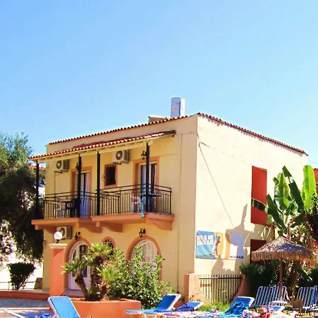 Paralia מלון